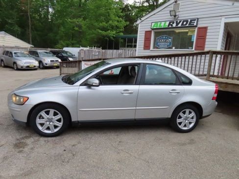 Used 2007 Volvo S40 2.4i FWD image 8