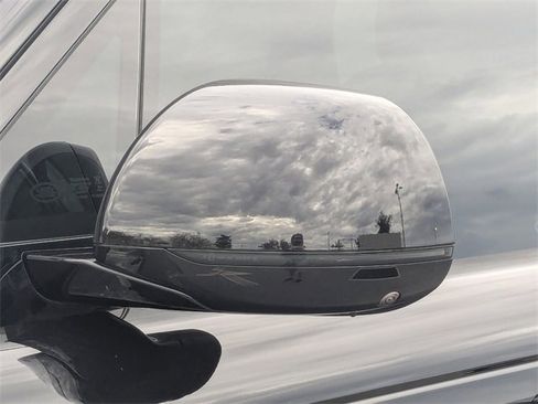 Used 2024 Land Rover Range Rover Long Wheelbase SE image 11