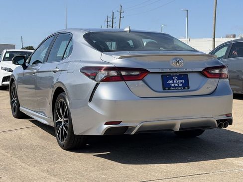 Used 2024 Toyota Camry SE FWD image 7