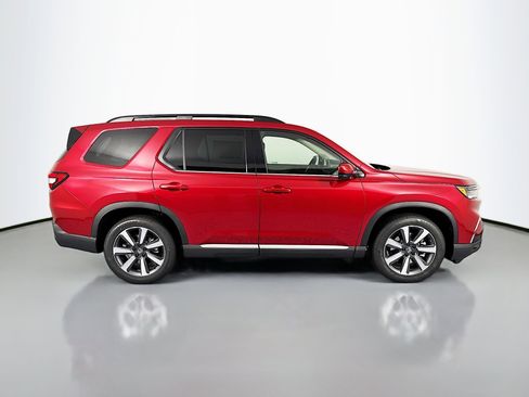 New 2025 Honda Pilot Touring image 4
