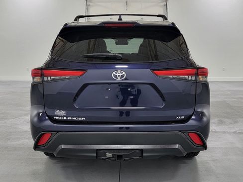Used 2023 Toyota Highlander XLE FWD image 7