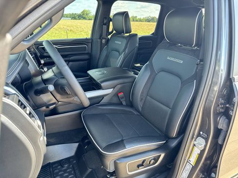 Used 2025 RAM 1500 Laramie AWD/4WD image 11