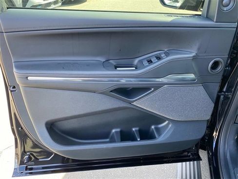 New 2026 Lincoln Navigator Reserve w/ Jet Appearance Package image 11