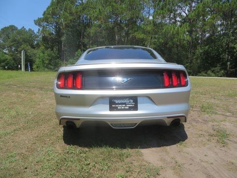 Used 2016 Ford Mustang Coupe RWD image 7