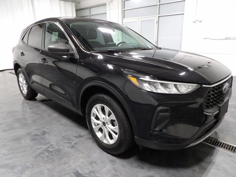 Used 2024 Ford Escape Active image 2