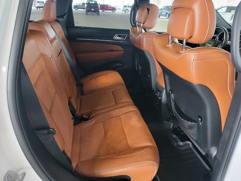 Used 2017 Jeep Grand Cherokee SRT AWD/4WD image 8