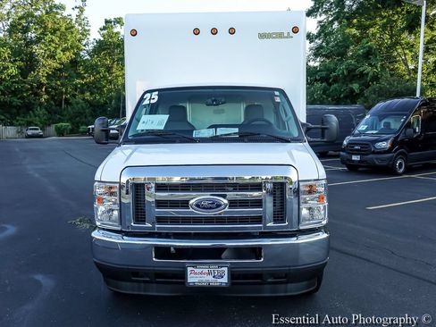 Used 2025 Ford E-450 and Econoline 450 Super Duty w/ Power Equipment Group RWD image 5