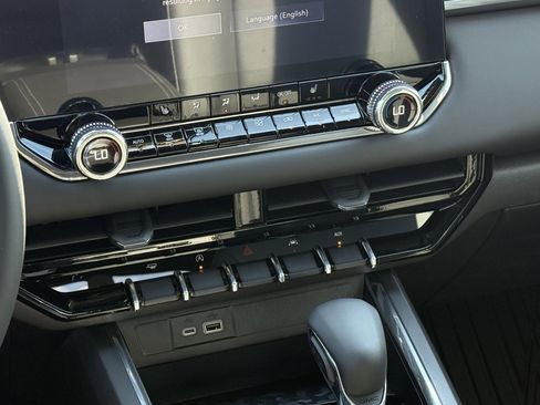 New 2026 GMC Canyon Elevation w/ Convenience Package image 14