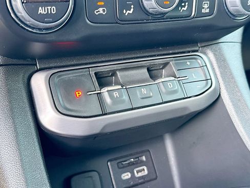Used 2023 GMC Acadia AT4 AWD/4WD image 19