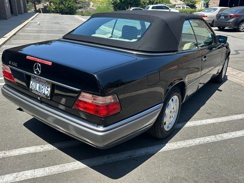 Used 1995 Mercedes-Benz E 320 Convertible image 7