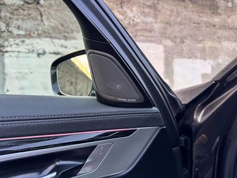 Used 2022 BMW 740i image 14