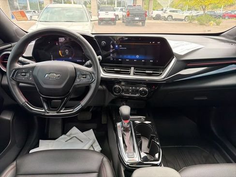 Used 2024 Chevrolet Trax RS w/ Sunroof Package FWD image 13