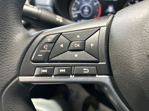 Used 2025 Nissan Versa SV image 15