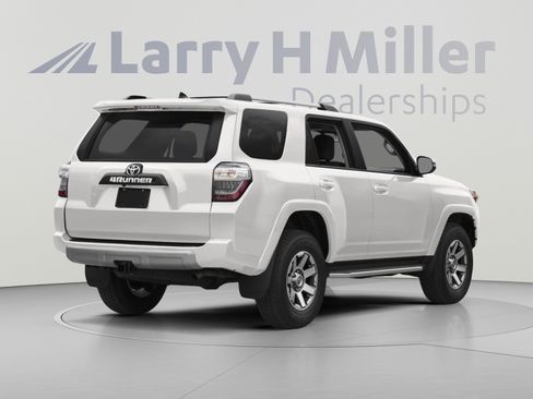 Used 2018 Toyota 4Runner TRD Off-Road Premium AWD/4WD image 2