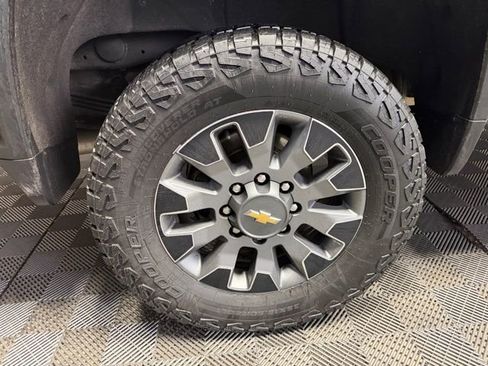 Used 2022 Chevrolet Silverado 2500 Custom w/ Custom Convenience Package image 37