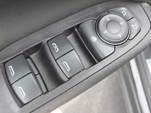 Used 2021 Chevrolet Equinox Premier image 30