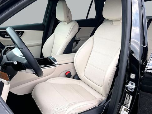 Certified 2024 Mercedes-Benz GLC 300 4MATIC image 8