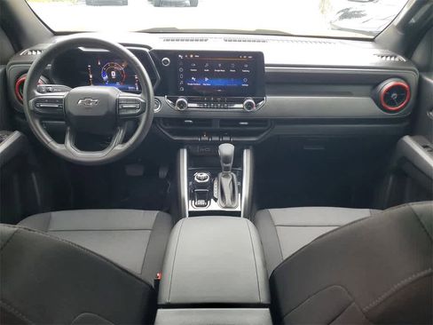 Used 2023 Chevrolet Colorado Trail Boss w/ Technology Package image 13