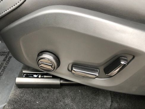 New 2026 Volvo XC90 B6 Plus w/ Protection Package Premier image 13