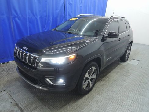 Used 2020 Jeep Cherokee Limited image 3