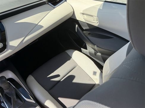 Used 2024 Toyota Corolla LE image 27