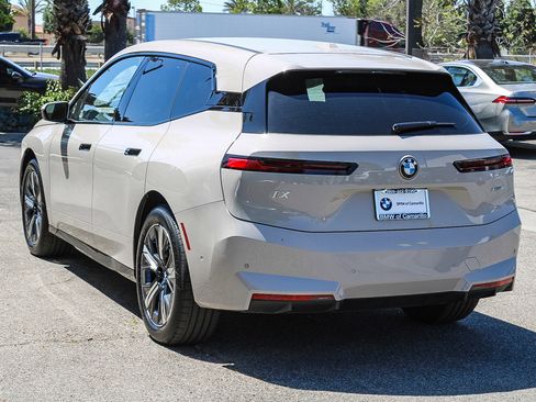 New 2026 BMW iX xDrive45 AWD/4WD image 4