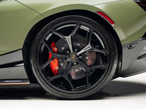 Used 2024 Lamborghini Revuelto AWD/4WD image 23