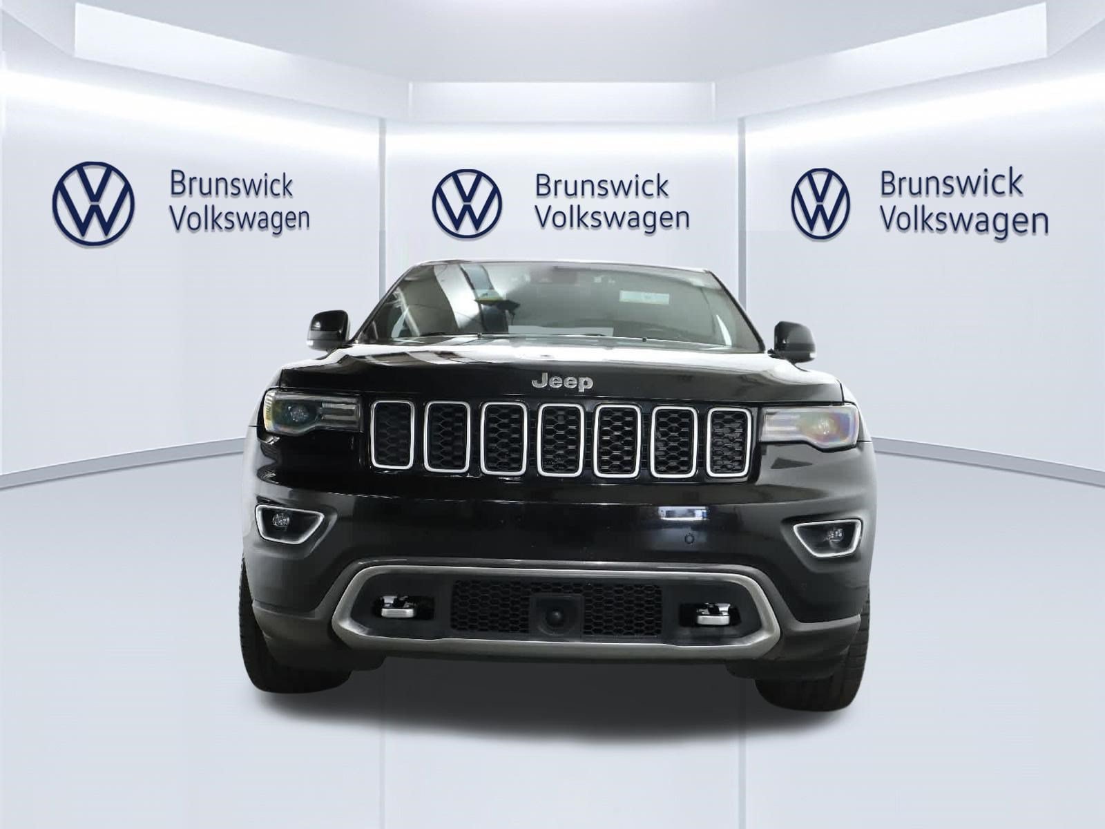 Used 2018 Jeep Grand Cherokee Limited AWD/4WD image 5