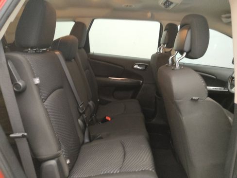 Used 2017 Dodge Journey SE w/ Flexible Seating Group FWD image 19