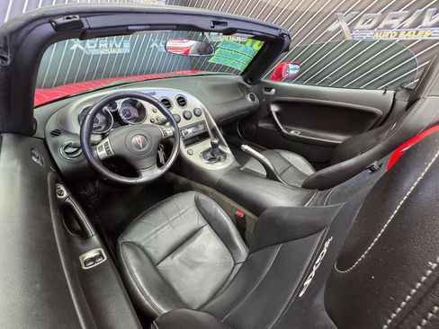 Used 2007 Pontiac Solstice GXP image 19