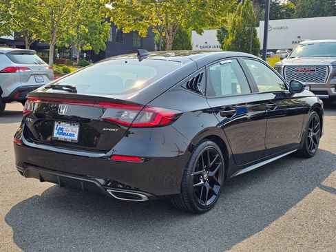 Used 2024 Honda Civic Sport Touring image 5