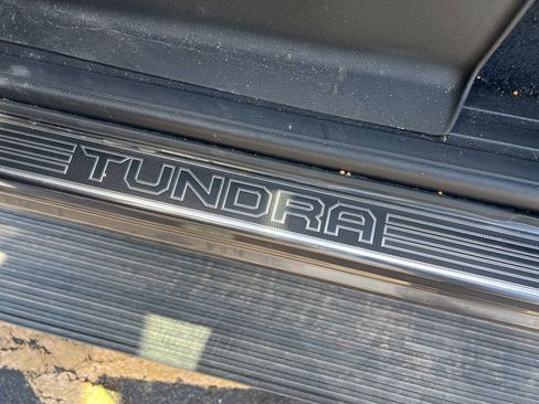 Used 2021 Toyota Tundra Platinum image 9