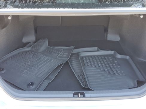 Certified 2022 Toyota Camry SE image 6