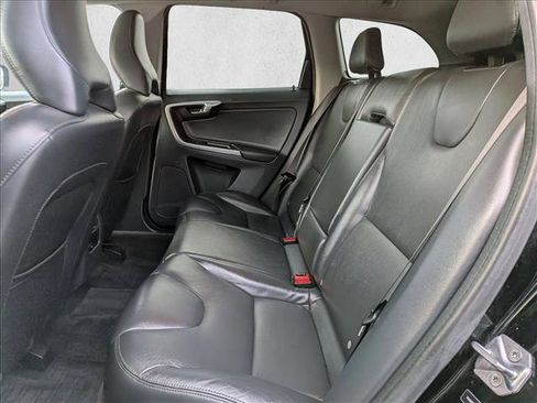Used 2015 Volvo XC60 T5 image 19