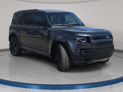 New 2026 Land Rover Defender 110 X-Dynamic SE image 3