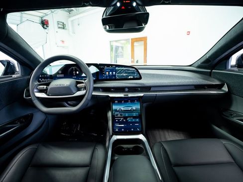 Used 2024 Lucid Air Pure RWD image 42