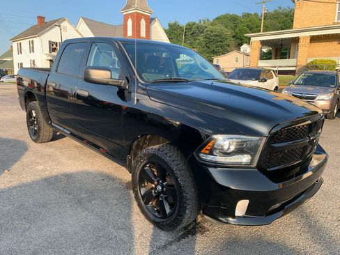 Used 2014 RAM 1500 Express w/ Black Ram 1500 Express Group AWD/4WD image 6