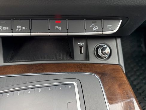 Used 2020 Audi Q5 2.0T Premium Plus w/ Premium Plus Package image 43