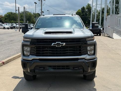 Used 2026 Chevrolet Silverado 2500 Custom w/ Custom Blackout Package AWD/4WD image 3