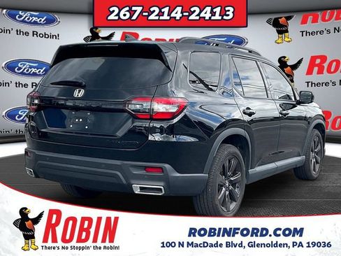 Used 2025 Honda Pilot Black Edition image 7