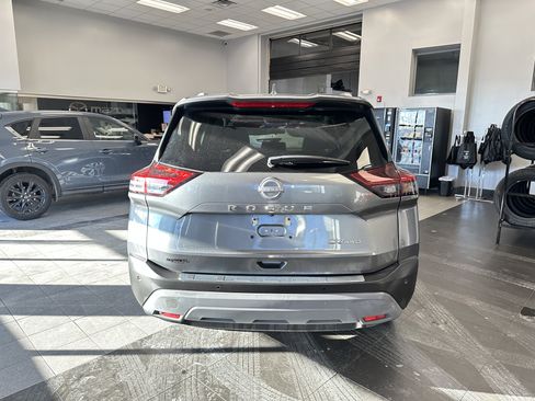 Used 2023 Nissan Rogue SV w/ SV Premium Package image 7