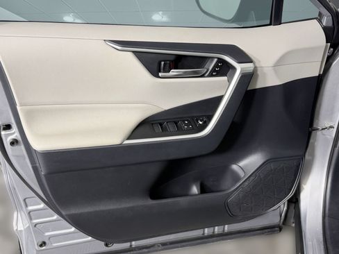 Used 2019 Toyota RAV4 XLE Premium w/ Advanced Technology Package FWD image 12