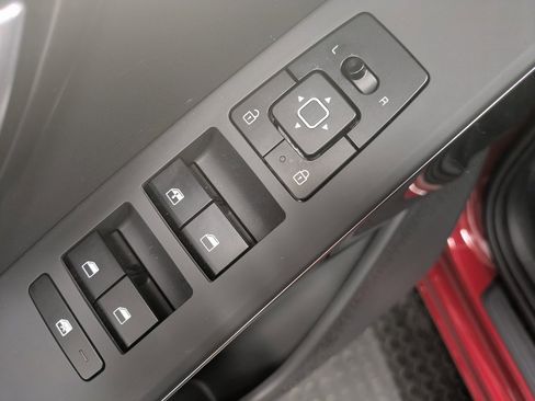 Certified 2024 Kia Niro EX image 10