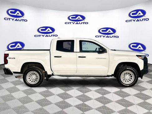 Used 2024 Chevrolet Colorado W/T w/ WT Convenience Package image 2