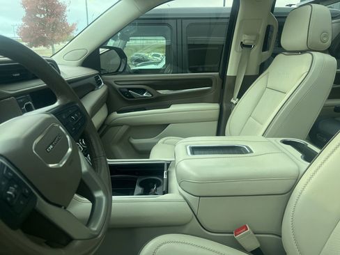 Used 2021 GMC Yukon Denali w/ Denali Ultimate Package image 4