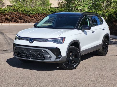 New 2026 Volkswagen Taos SE AWD/4WD image 1