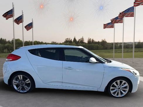 Used 2013 Hyundai Veloster w/ Style Pkg FWD image 7