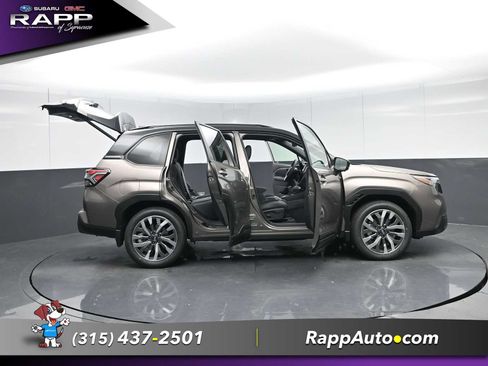 Used 2025 Subaru Forester Touring AWD/4WD image 36