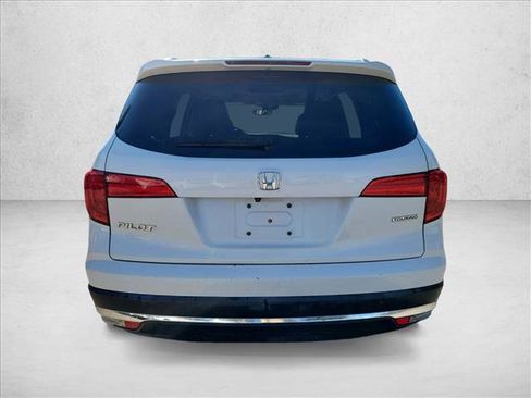 Used 2018 Honda Pilot Touring image 6