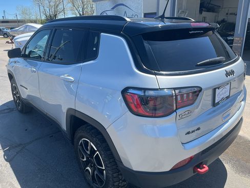 Used 2025 Jeep Compass Trailhawk AWD/4WD image 8